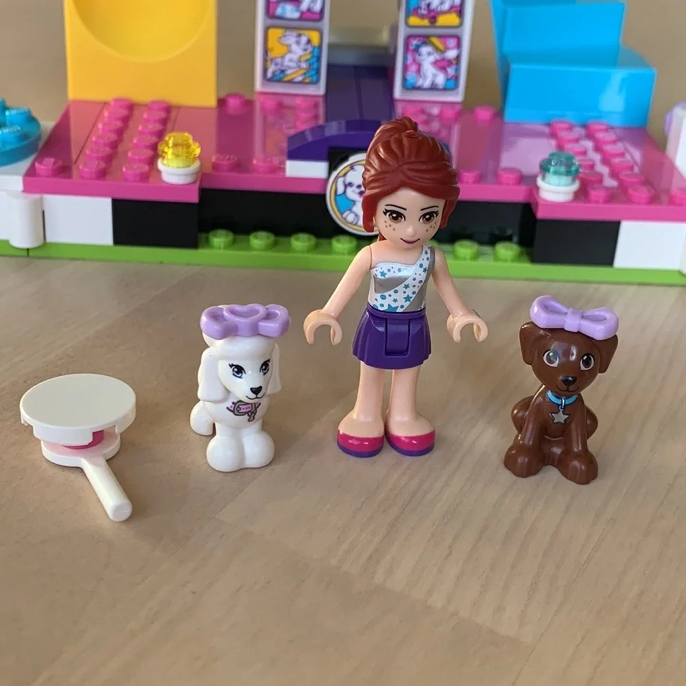 LEGO Friends Puppy Championship, set 41300 - Picture 2 of 10